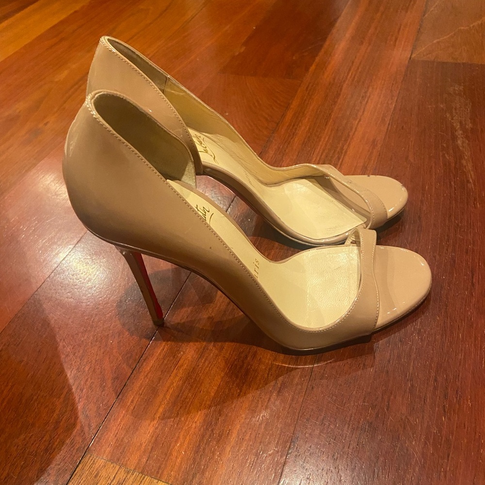 Tan glossy stiletto heels - Christian Louboutin